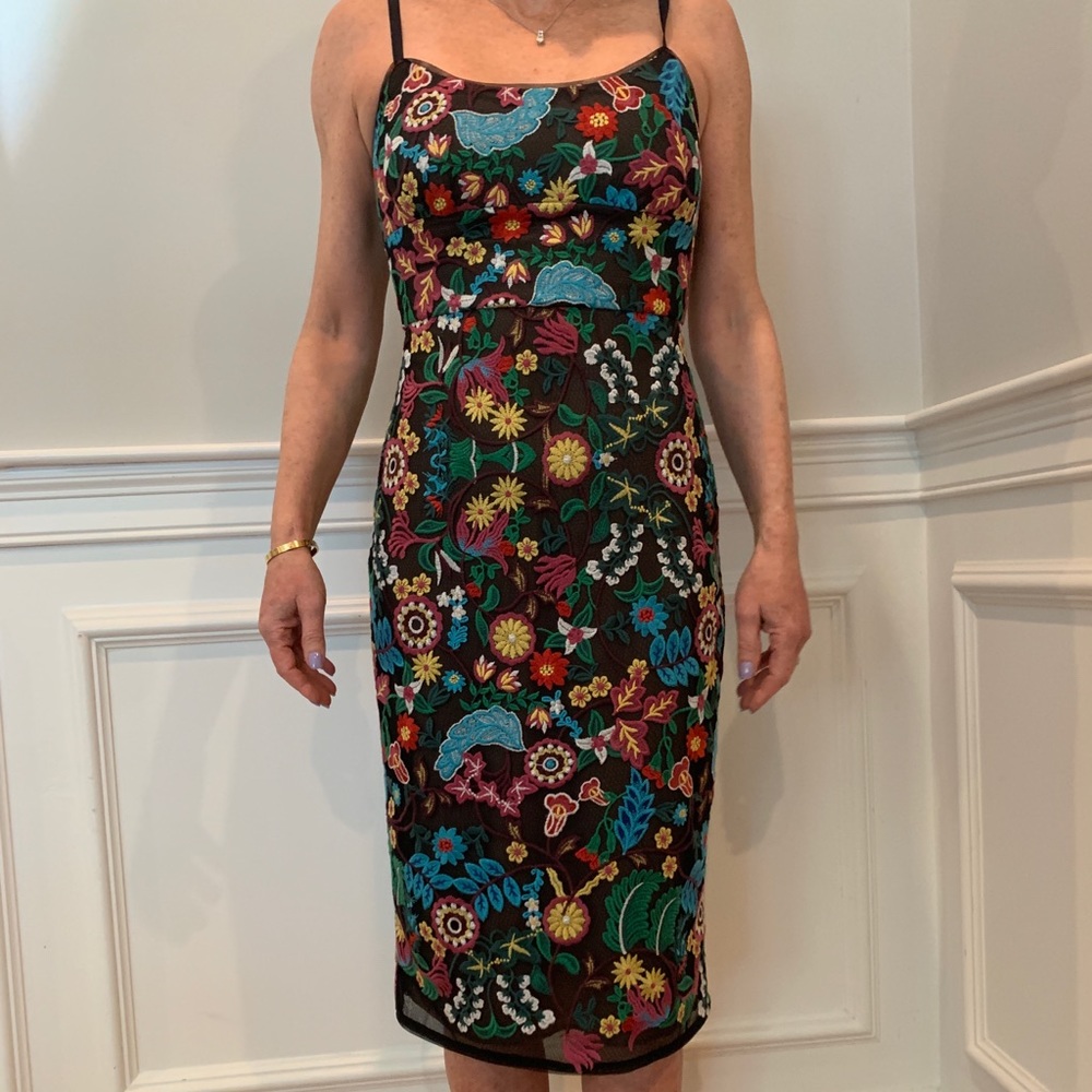 New BCBG Floral MIDI Dress size 2